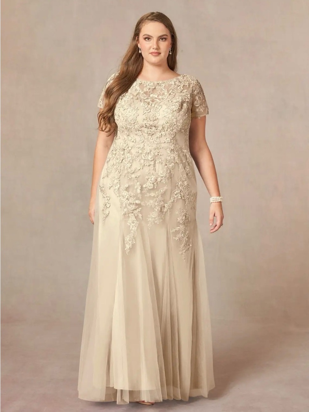 Azazie Laurie Mother of the Bride Dress Size 16 Champagne.